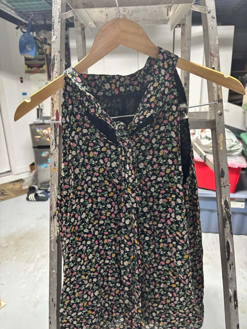 Loft Sleeveless Keyhole Neck Blouse - Picture 2 of 3